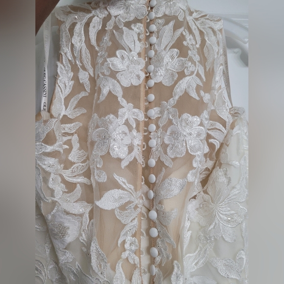 Beautiful Plus Size Wedding Dresses - Picture 10 of 12